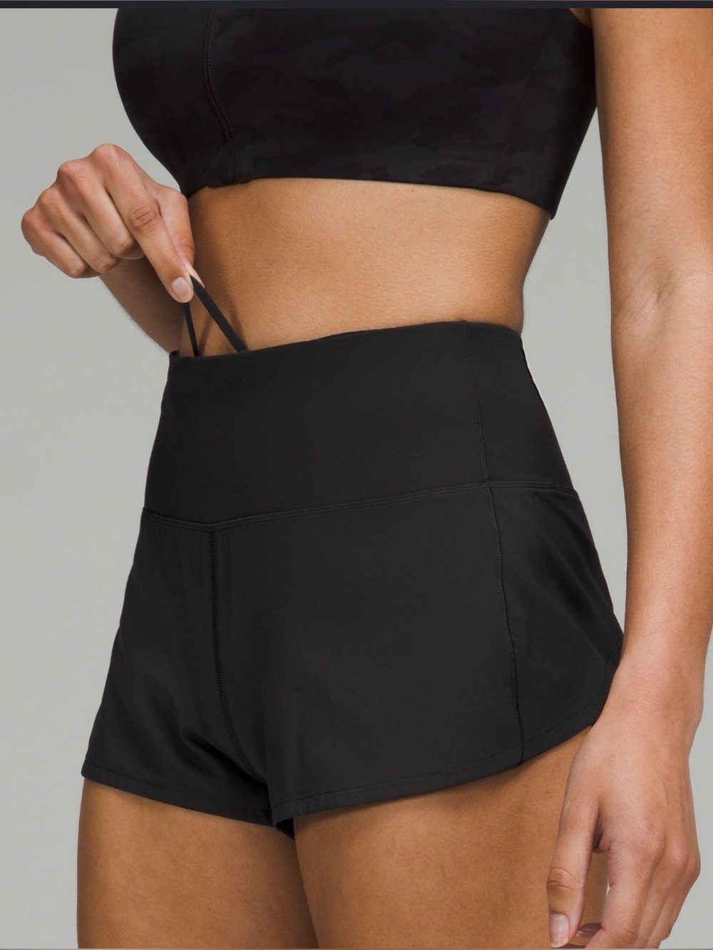 Lululemon high-waisted “Speed Up” 2.5-inch inseam black shorts (size 2)
